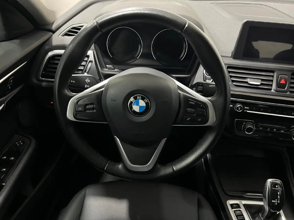 2020 BMW 1 Series 1.5T 140HP L3 7DCT,autocango,china used car exporter,china ev exporter,chinese used car exporter,chinese used ev exporter