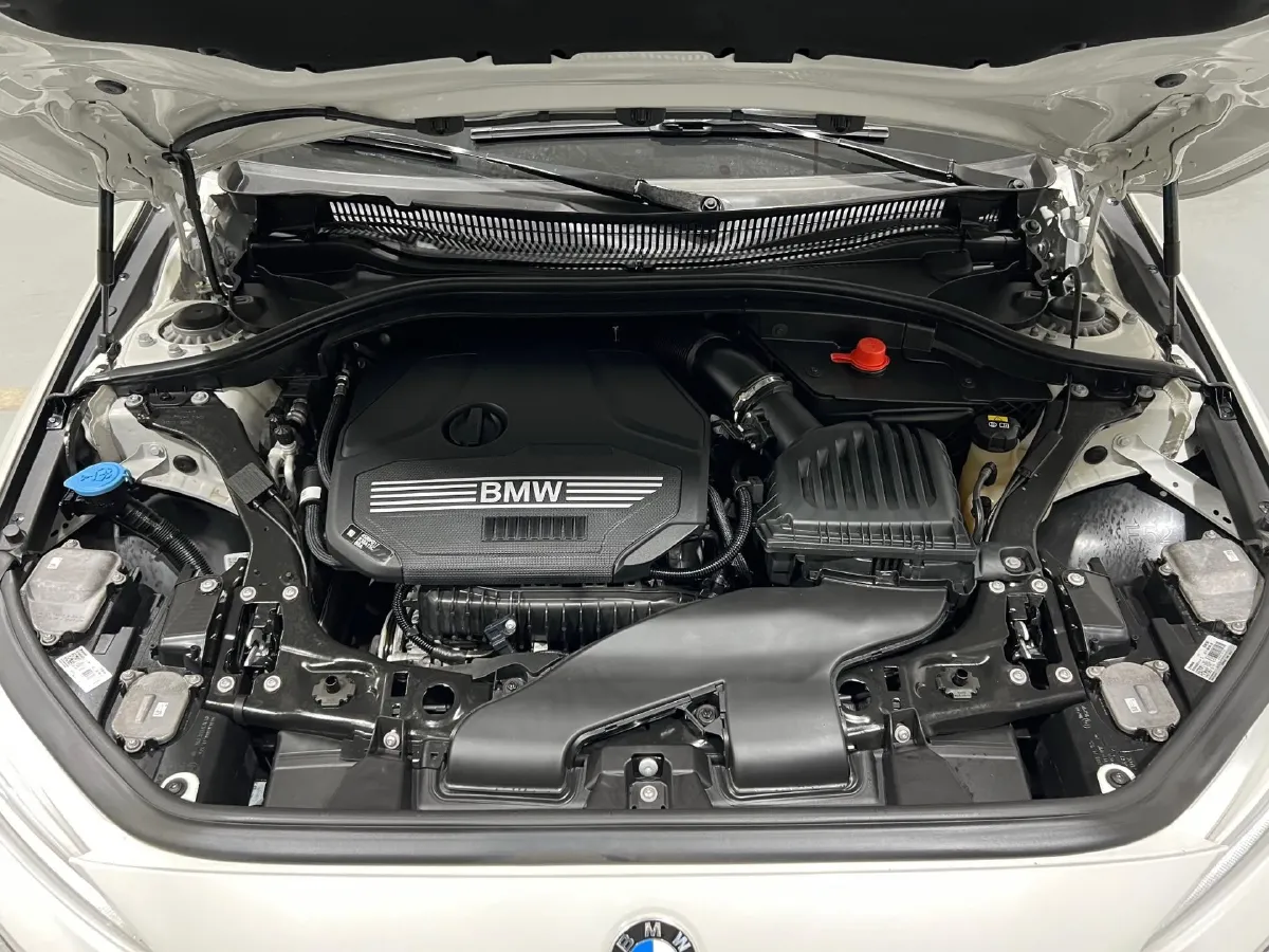 2020 BMW 1 Series 1.5T 140HP L3 7DCT,autocango,china used car exporter,china ev exporter,chinese used car exporter,chinese used ev exporter