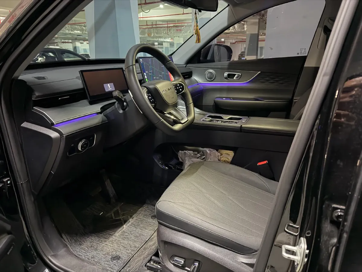 2025 Chery Tiggo 8 Plus 1.6T 197HP L4 7DCT,autocango,china used car exporter,china ev exporter,chinese used car exporter,chinese used ev exporter