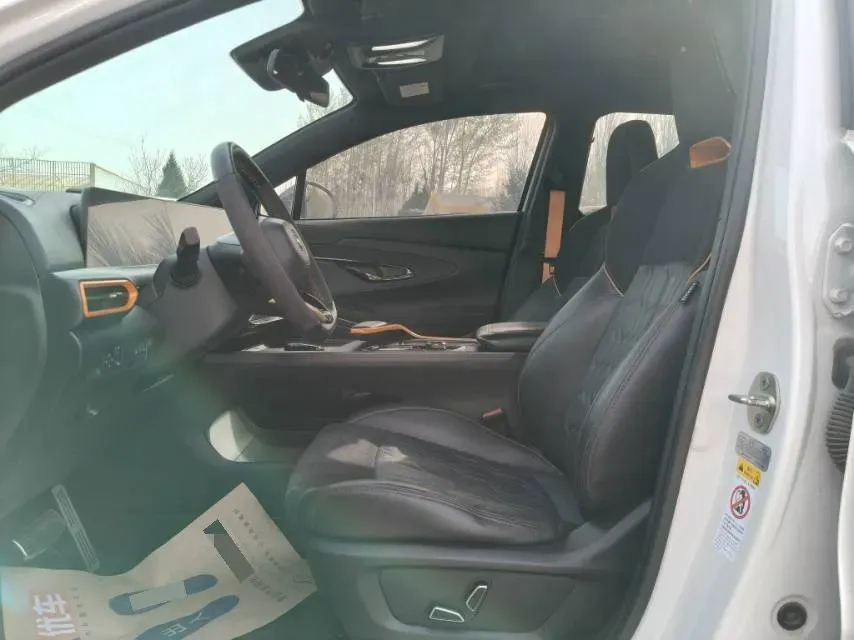 2022 ChangAn UNI-T 1.5T 188HP L4 7DCT,autocango,china used car exporter,china ev exporter,chinese used car exporter,chinese used ev exporter