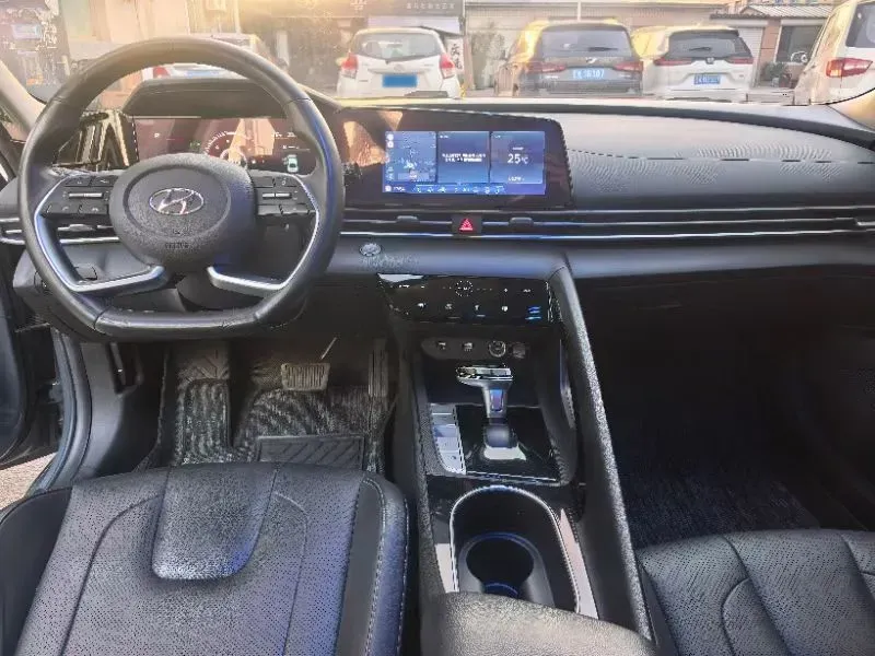 2021 Hyundai Elantra 1.5L 115HP L4 CVT,autocango,china used car exporter,china ev exporter,chinese used car exporter,chinese used ev exporter