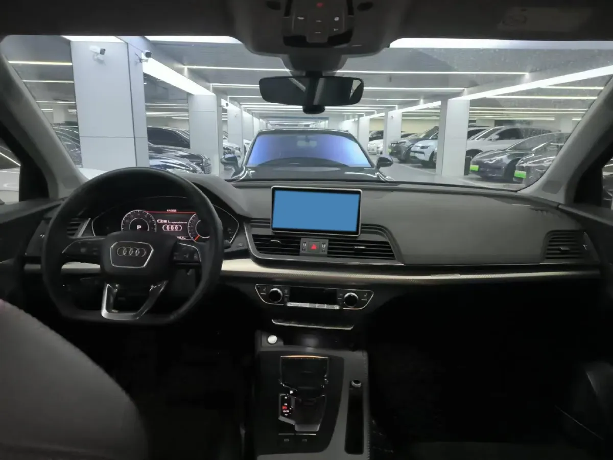 2020 Audi Q5L 2.0T 252HP L4 7DCT,autocango,china used car exporter,china ev exporter,chinese used car exporter,chinese used ev exporter