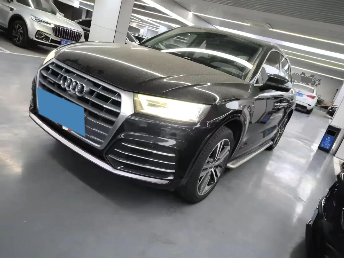 2020 Audi Q5L 2.0T 252HP L4 7DCT,autocango,china used car exporter,china ev exporter,chinese used car exporter,chinese used ev exporter