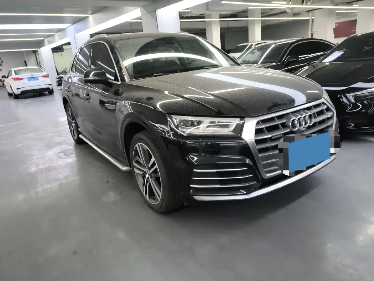 2020 Audi Q5L 2.0T 252HP L4 7DCT,autocango,china used car exporter,china ev exporter,chinese used car exporter,chinese used ev exporter
