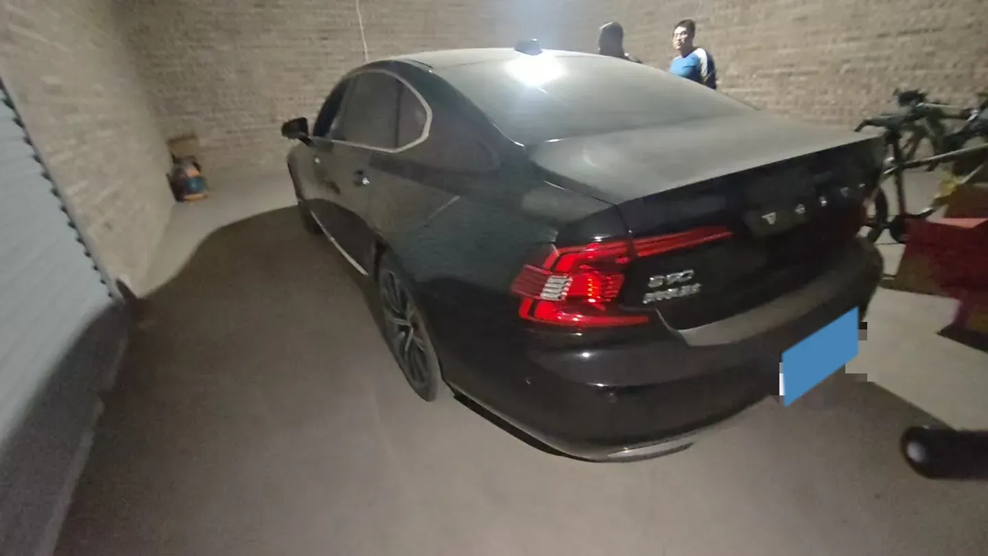 2022 Volvo S90 2.0T 250HP L4 8AT,autocango,china used car exporter,china ev exporter,chinese used car exporter,chinese used ev exporter