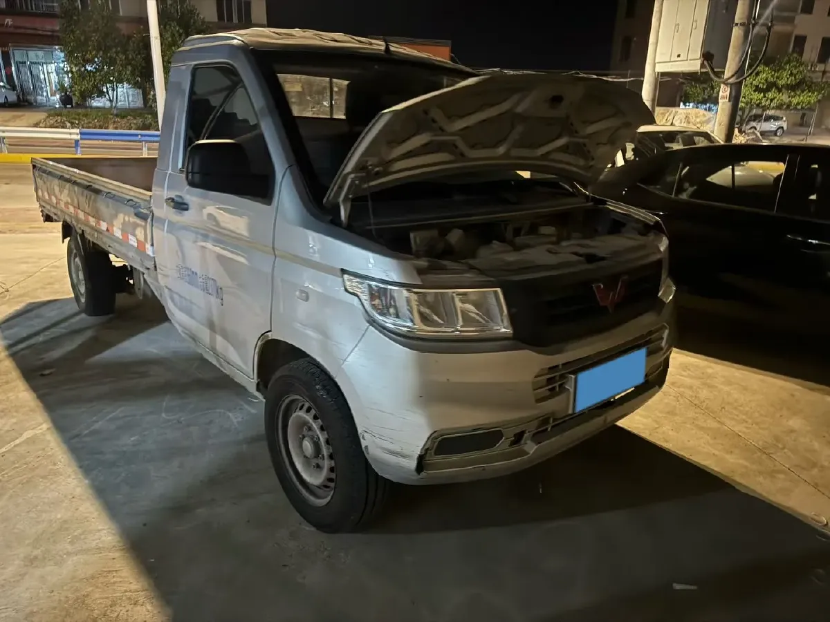 2021 WuLing RongGuang New Truck 1.8L 125HP L4 5MT,autocango,china used car exporter,china ev exporter,chinese used car exporter,chinese used ev exporter
