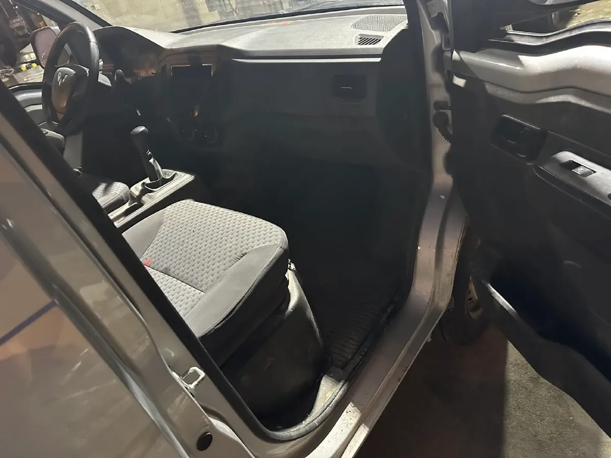 2021 WuLing RongGuang New Truck 1.8L 125HP L4 5MT,autocango,china used car exporter,china ev exporter,chinese used car exporter,chinese used ev exporter