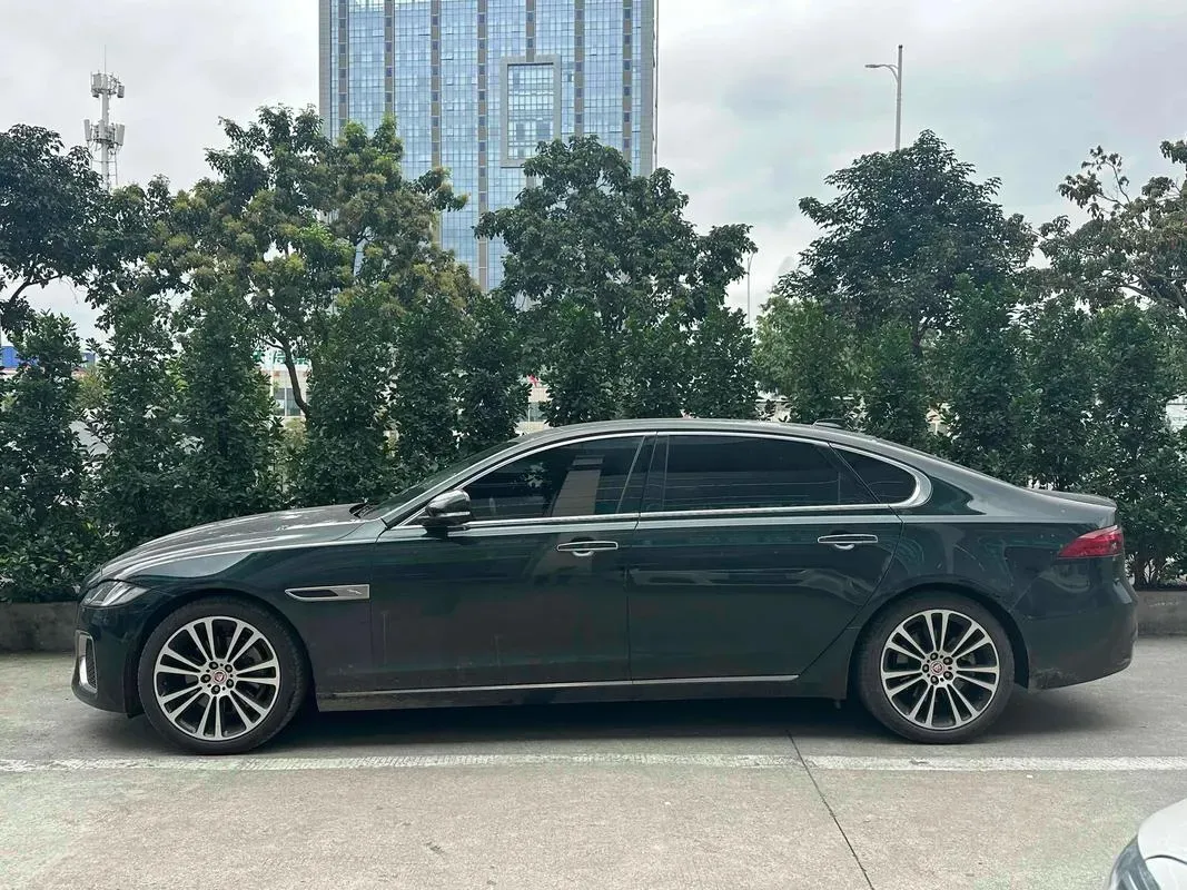 2021 Jaguar XFL 2.0T 250HP L4 8AT,autocango,china used car exporter,china ev exporter,chinese used car exporter,chinese used ev exporter