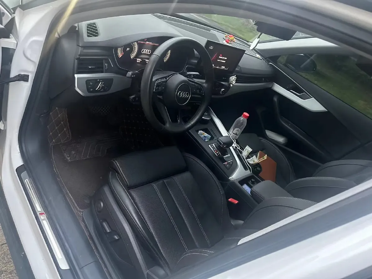 2020 Audi A4L 2.0T 190HP L4 7DCT,autocango,china used car exporter,china ev exporter,chinese used car exporter,chinese used ev exporter