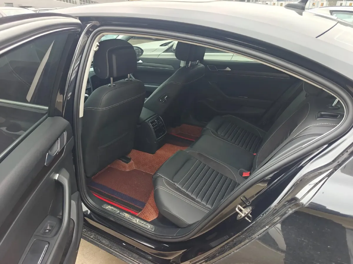 2020 Volkswagen Magotan 2.0T 186HP L4 7DCT,autocango,china used car exporter,china ev exporter,chinese used car exporter,chinese used ev exporter