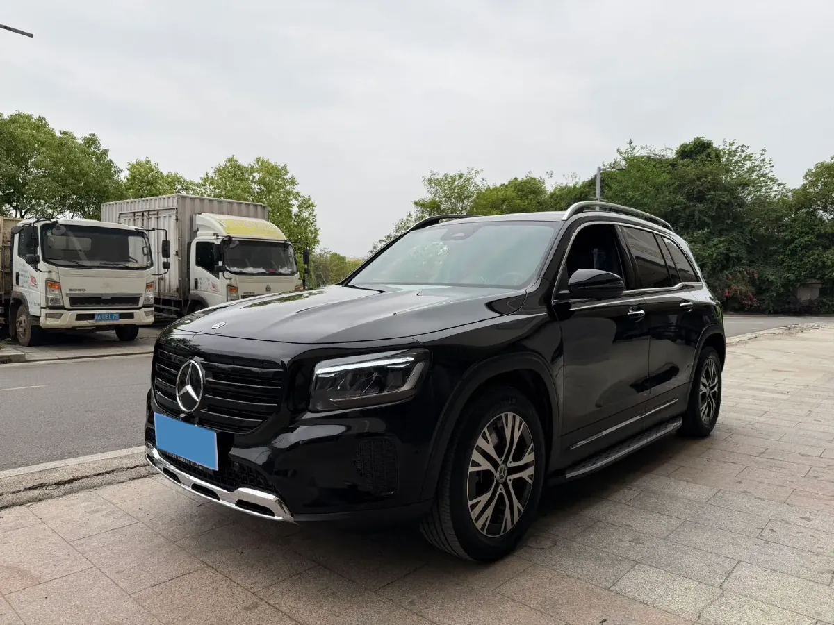 2025 Mercedes-Benz GLB Class 2.0T 190HP L4 8DCT,autocango,china used car exporter,china ev exporter,chinese used car exporter,chinese used ev exporter