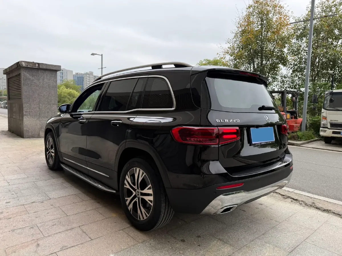 2025 Mercedes-Benz GLB Class 2.0T 190HP L4 8DCT,autocango,china used car exporter,china ev exporter,chinese used car exporter,chinese used ev exporter