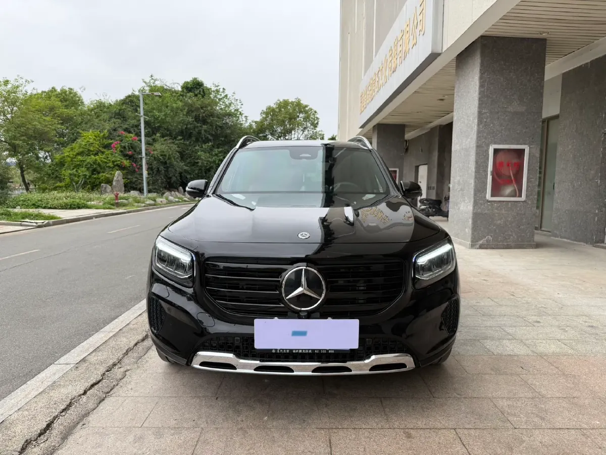 2025 Mercedes-Benz GLB Class 2.0T 190HP L4 8DCT,autocango,china used car exporter,china ev exporter,chinese used car exporter,chinese used ev exporter