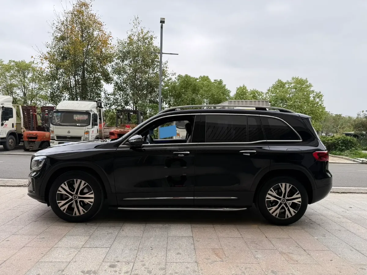 2025 Mercedes-Benz GLB Class 2.0T 190HP L4 8DCT,autocango,china used car exporter,china ev exporter,chinese used car exporter,chinese used ev exporter