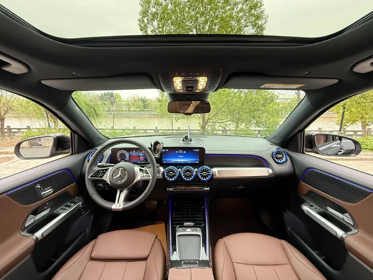 2025 Mercedes-Benz GLB Class 2.0T 190HP L4 8DCT,autocango,china used car exporter,china ev exporter,chinese used car exporter,chinese used ev exporter