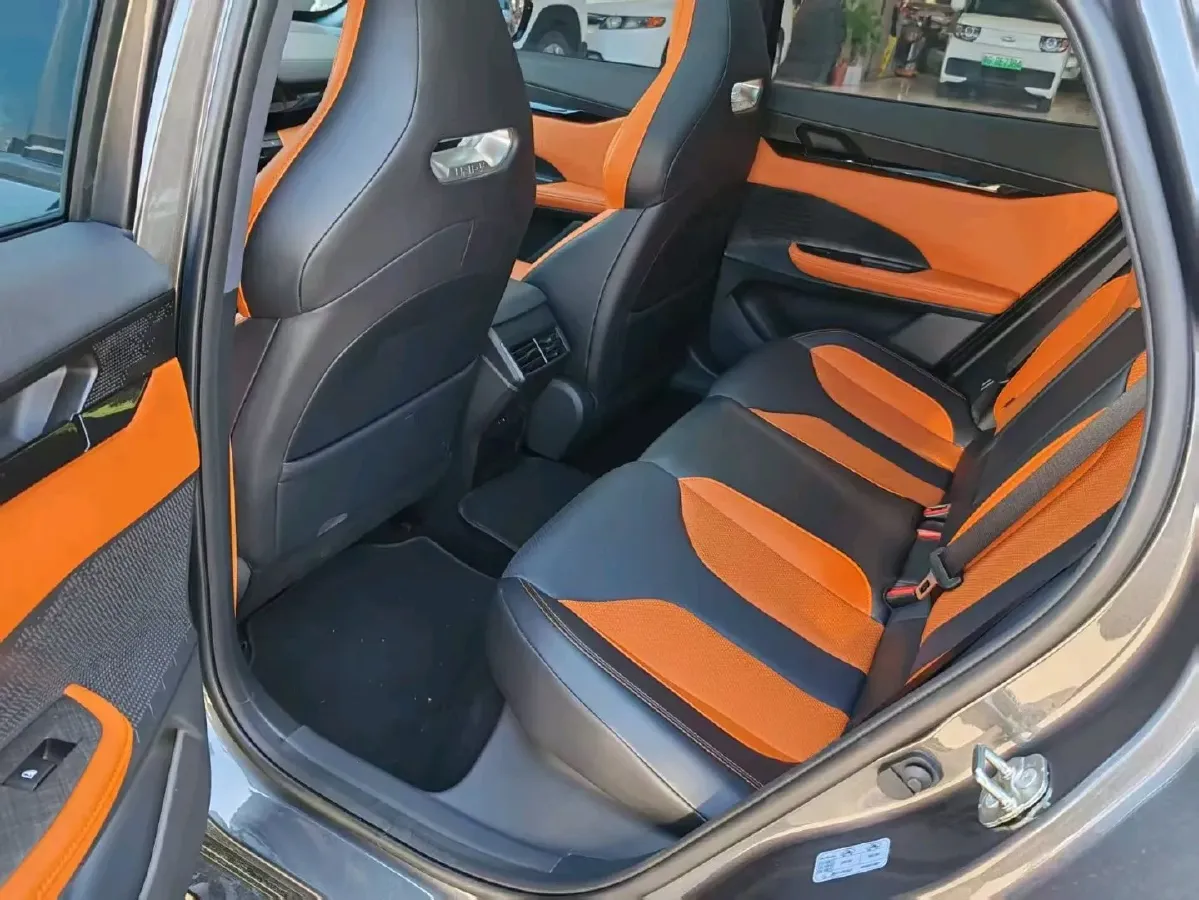 2023 ChangAn UNI-V 2.0T 233HP L4 8AT,autocango,china used car exporter,china ev exporter,chinese used car exporter,chinese used ev exporter