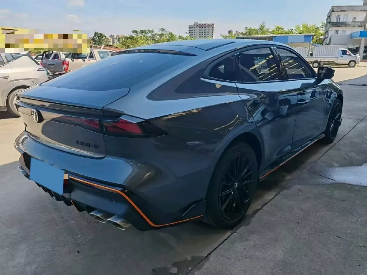 2023 ChangAn UNI-V 2.0T 233HP L4 8AT,autocango,china used car exporter,china ev exporter,chinese used car exporter,chinese used ev exporter