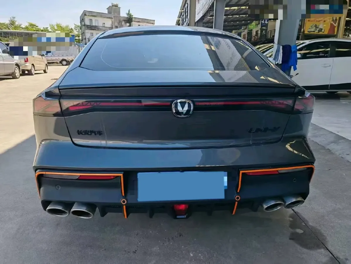 2023 ChangAn UNI-V 2.0T 233HP L4 8AT,autocango,china used car exporter,china ev exporter,chinese used car exporter,chinese used ev exporter