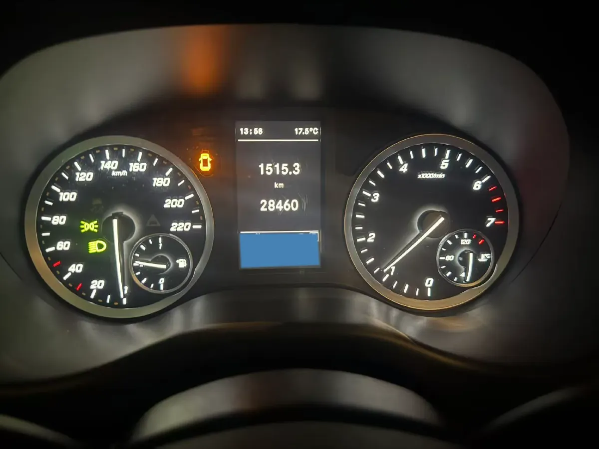 2021 Mercedes-Benz Vito 2.0T 211HP L4 9AT,autocango,china used car exporter,china ev exporter,chinese used car exporter,chinese used ev exporter