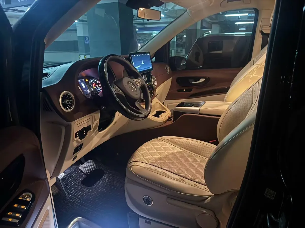 2021 Mercedes-Benz Vito 2.0T 211HP L4 9AT,autocango,china used car exporter,china ev exporter,chinese used car exporter,chinese used ev exporter