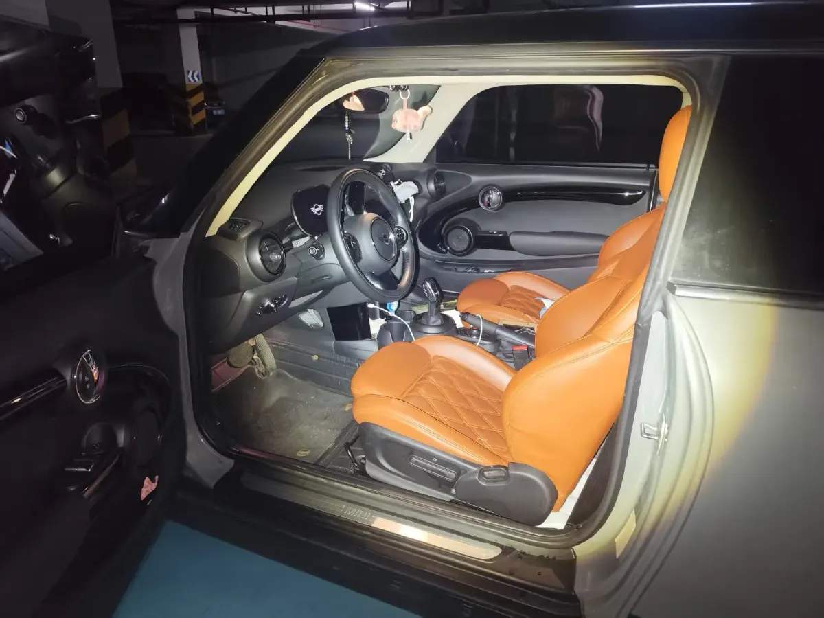 2021 MINI MINI 1.5T 136HP L3 7DCT,autocango,china used car exporter,china ev exporter,chinese used car exporter,chinese used ev exporter