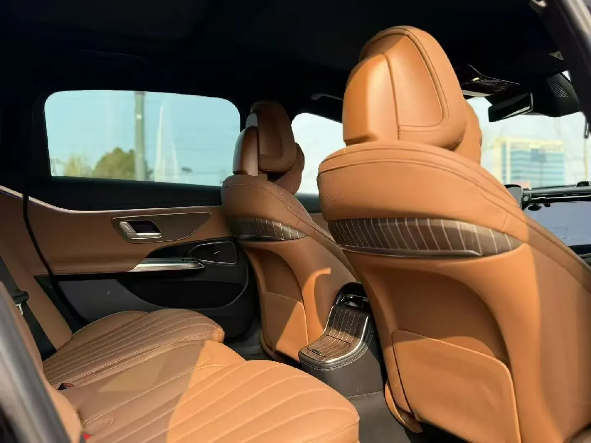 2024 Mercedes-Benz E Class 2.0T 204HP L4 9AT PHEV 25.4KWH,autocango,china used car exporter,china ev exporter,chinese used car exporter,chinese used ev exporter