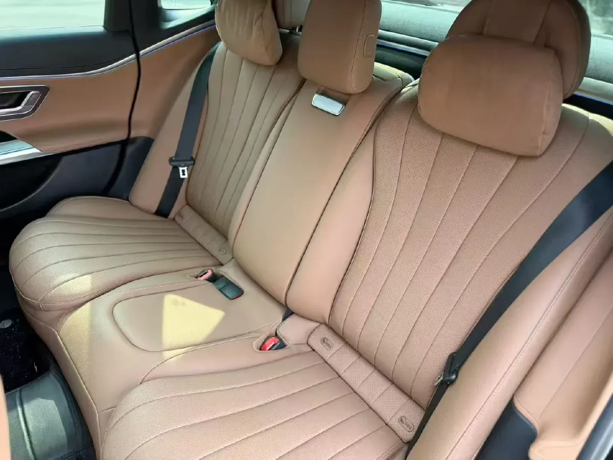 2024 Mercedes-Benz E Class 2.0T 204HP L4 9AT PHEV 25.4KWH,autocango,china used car exporter,china ev exporter,chinese used car exporter,chinese used ev exporter