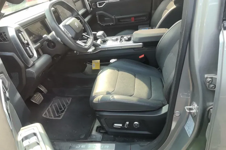 2023 Jetour Traveller 2.0T 254HP L4 7DCT,autocango,china used car exporter,china ev exporter,chinese used car exporter,chinese used ev exporter