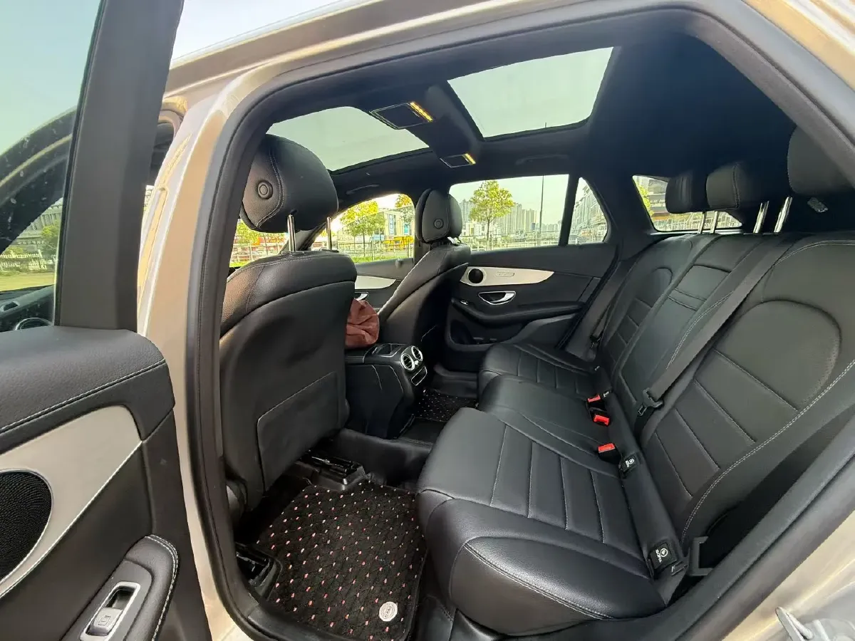 2021 Mercedes-Benz GLC Class 2.0T 197HP L4 9AT,autocango,china used car exporter,china ev exporter,chinese used car exporter,chinese used ev exporter