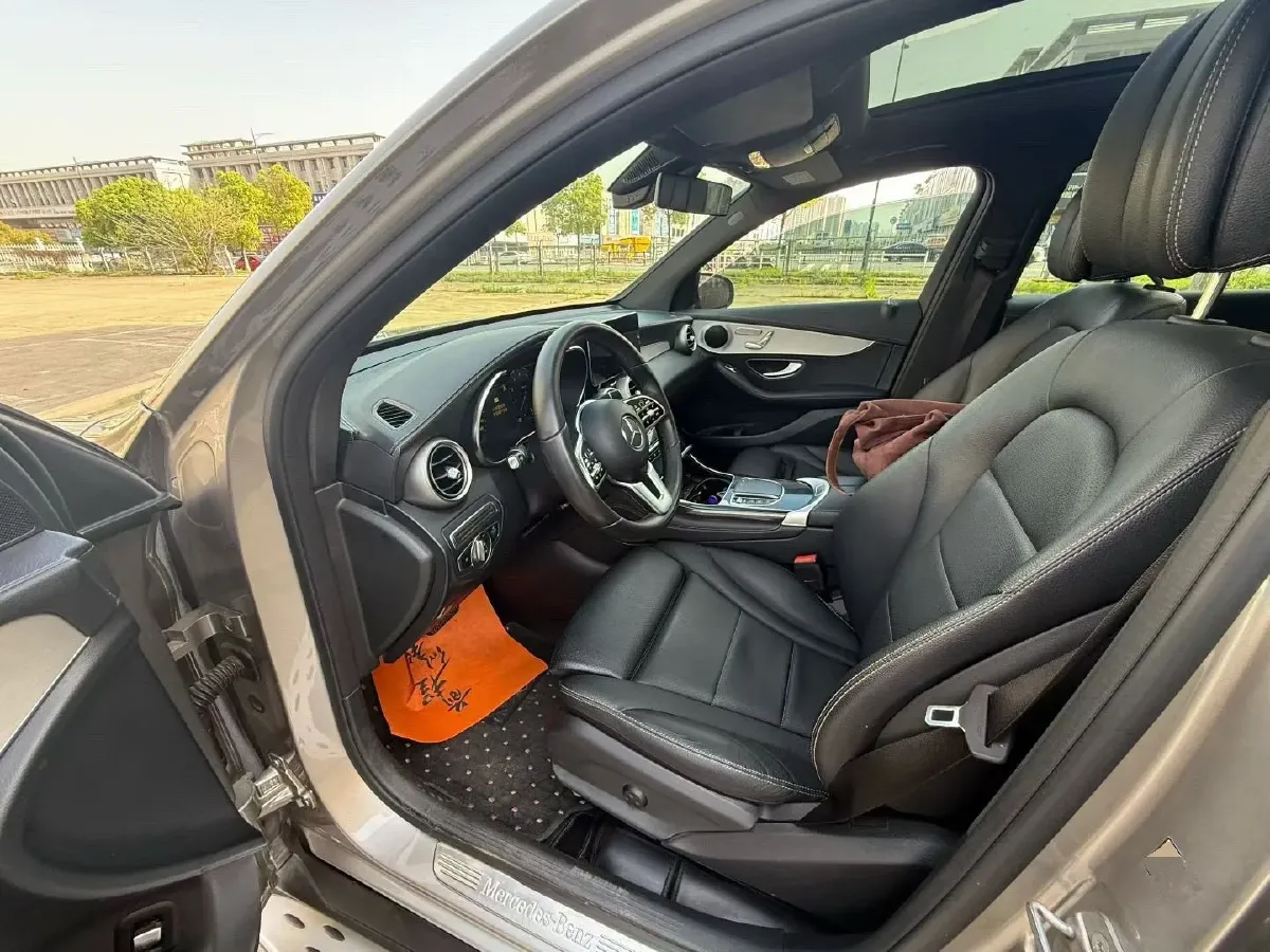 2021 Mercedes-Benz GLC Class 2.0T 197HP L4 9AT,autocango,china used car exporter,china ev exporter,chinese used car exporter,chinese used ev exporter