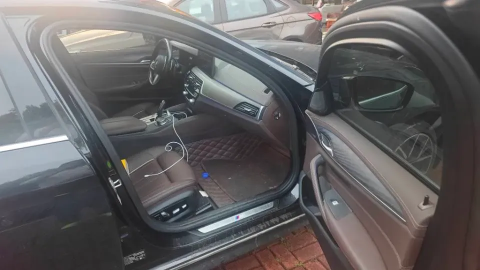 2021 BMW 5 Series 2.0T 252HP L4 8AT,autocango,china used car exporter,china ev exporter,chinese used car exporter,chinese used ev exporter