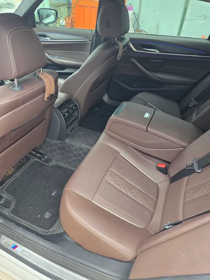 2022 BMW 5 Series 2.0T 252HP L4 8AT,autocango,china used car exporter,china ev exporter,chinese used car exporter,chinese used ev exporter