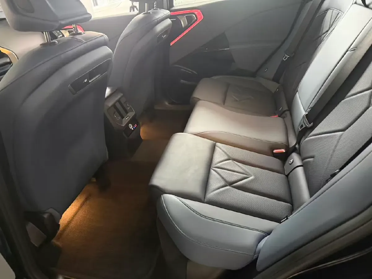 2025 BMW X3 2.0T 258HP L4 8AT,autocango,china used car exporter,china ev exporter,chinese used car exporter,chinese used ev exporter