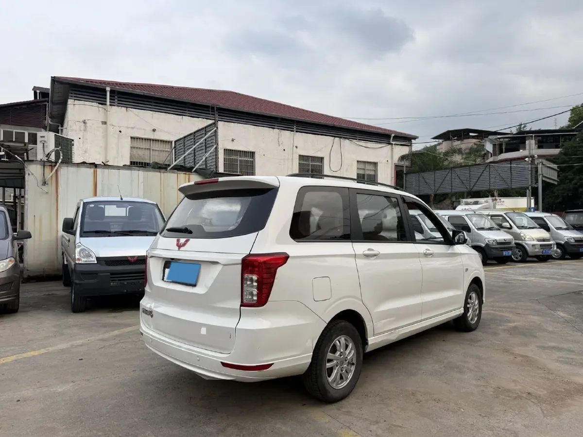 2019 WuLing HongGuang 1.5L 99HP L4 6MT,autocango,china used car exporter,china ev exporter,chinese used car exporter,chinese used ev exporter