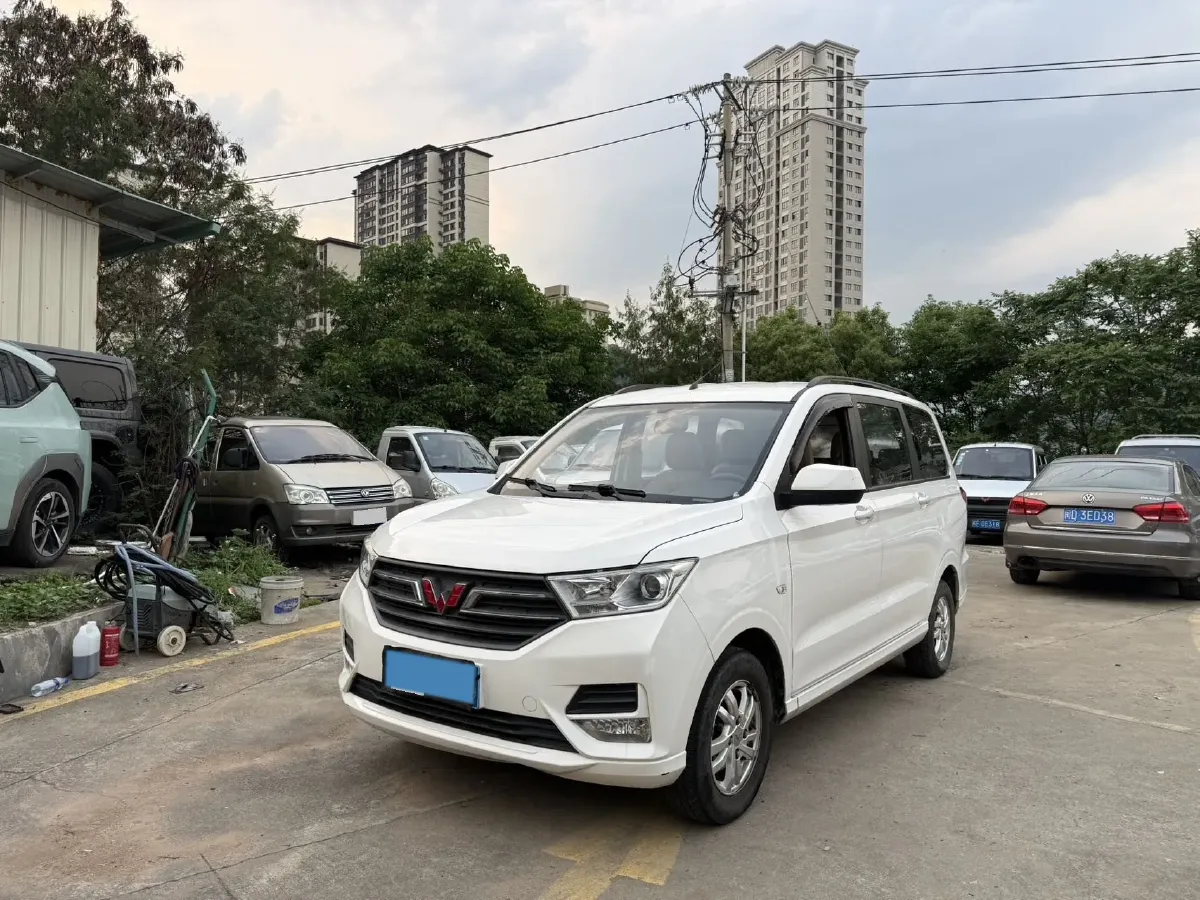 2019 WuLing HongGuang 1.5L 99HP L4 6MT,autocango,china used car exporter,china ev exporter,chinese used car exporter,chinese used ev exporter