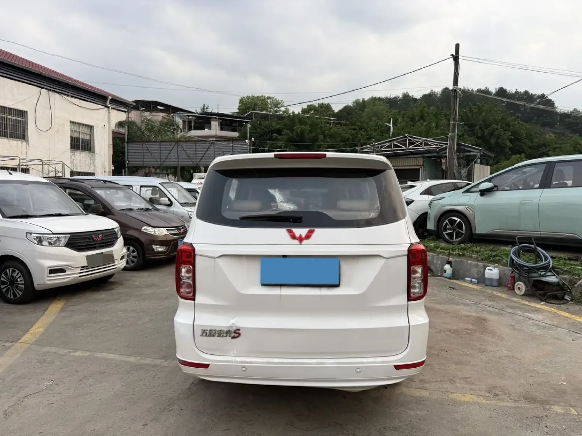 2019 WuLing HongGuang 1.5L 99HP L4 6MT,autocango,china used car exporter,china ev exporter,chinese used car exporter,chinese used ev exporter