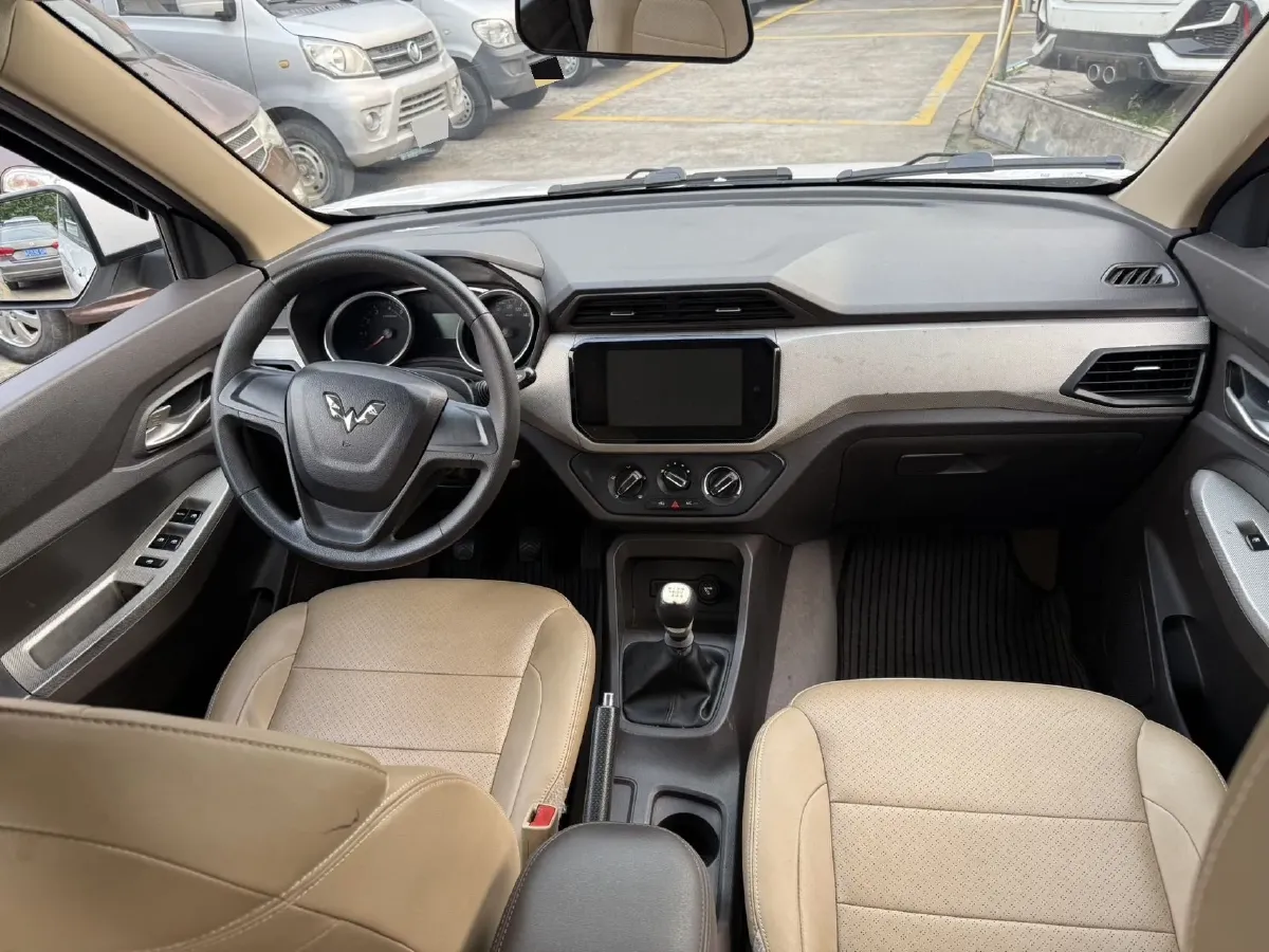 2019 WuLing HongGuang 1.5L 99HP L4 6MT,autocango,china used car exporter,china ev exporter,chinese used car exporter,chinese used ev exporter
