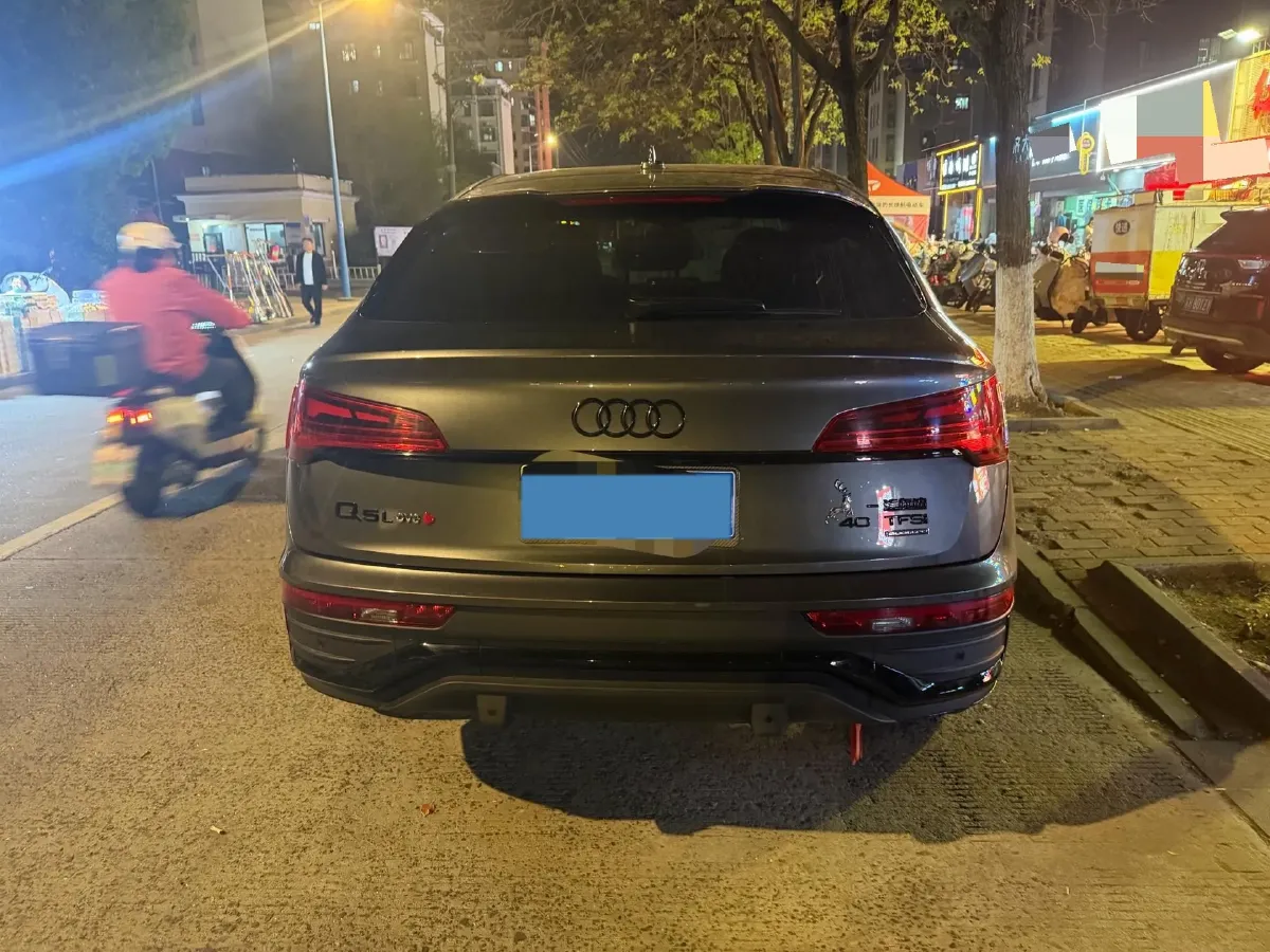 2024 Audi Q5L Sportback 2.0T 190HP L4 7DCT,autocango,china used car exporter,china ev exporter,chinese used car exporter,chinese used ev exporter