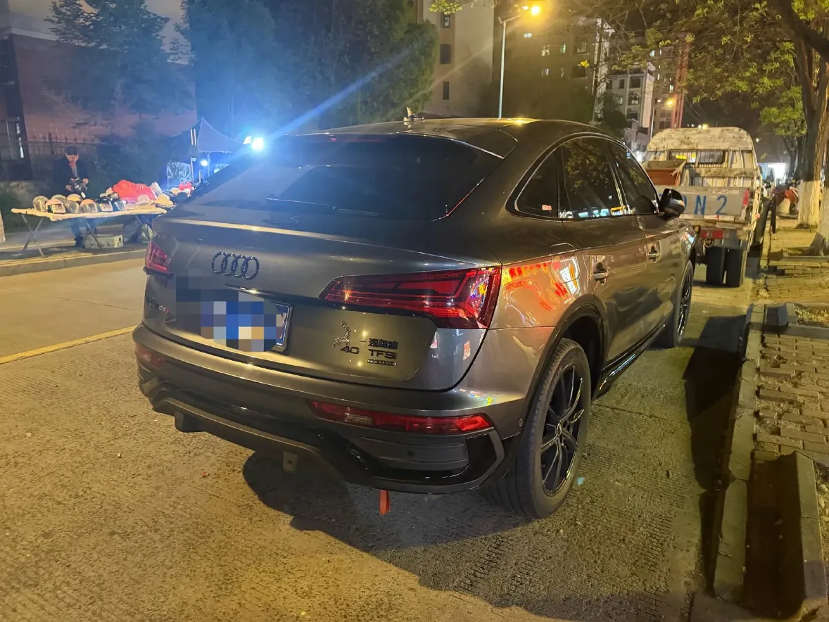 2024 Audi Q5L Sportback 2.0T 190HP L4 7DCT,autocango,china used car exporter,china ev exporter,chinese used car exporter,chinese used ev exporter