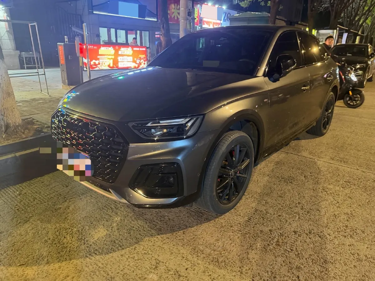 2024 Audi Q5L Sportback 2.0T 190HP L4 7DCT,autocango,china used car exporter,china ev exporter,chinese used car exporter,chinese used ev exporter