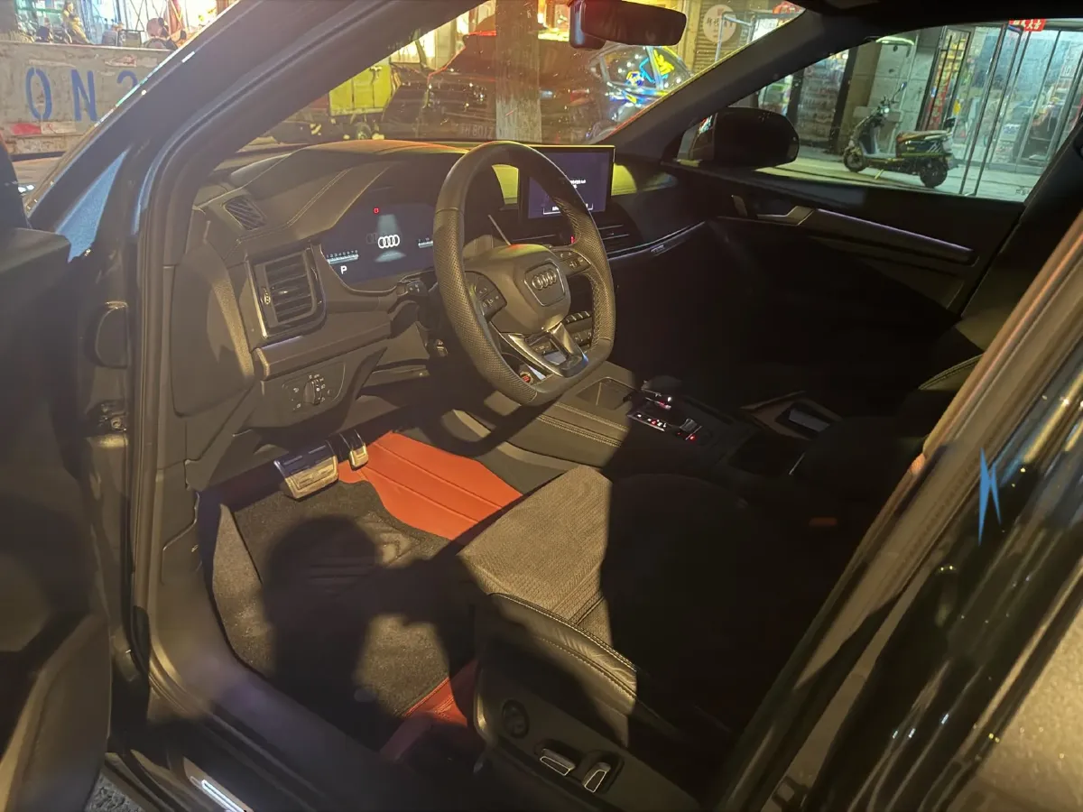 2024 Audi Q5L Sportback 2.0T 190HP L4 7DCT,autocango,china used car exporter,china ev exporter,chinese used car exporter,chinese used ev exporter