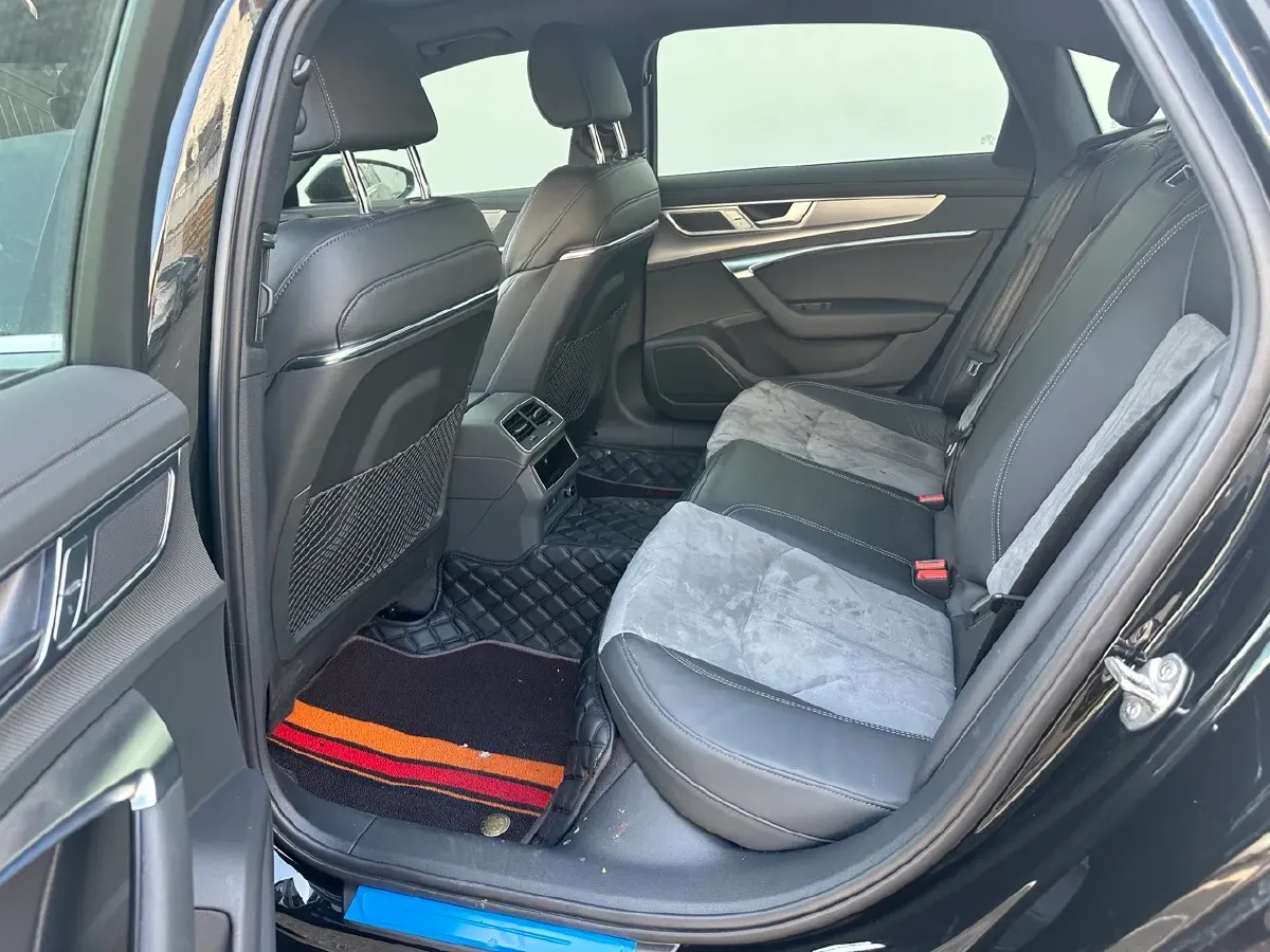 2024 Audi A6L 2.0T 245HP L4 7DCT,autocango,china used car exporter,china ev exporter,chinese used car exporter,chinese used ev exporter