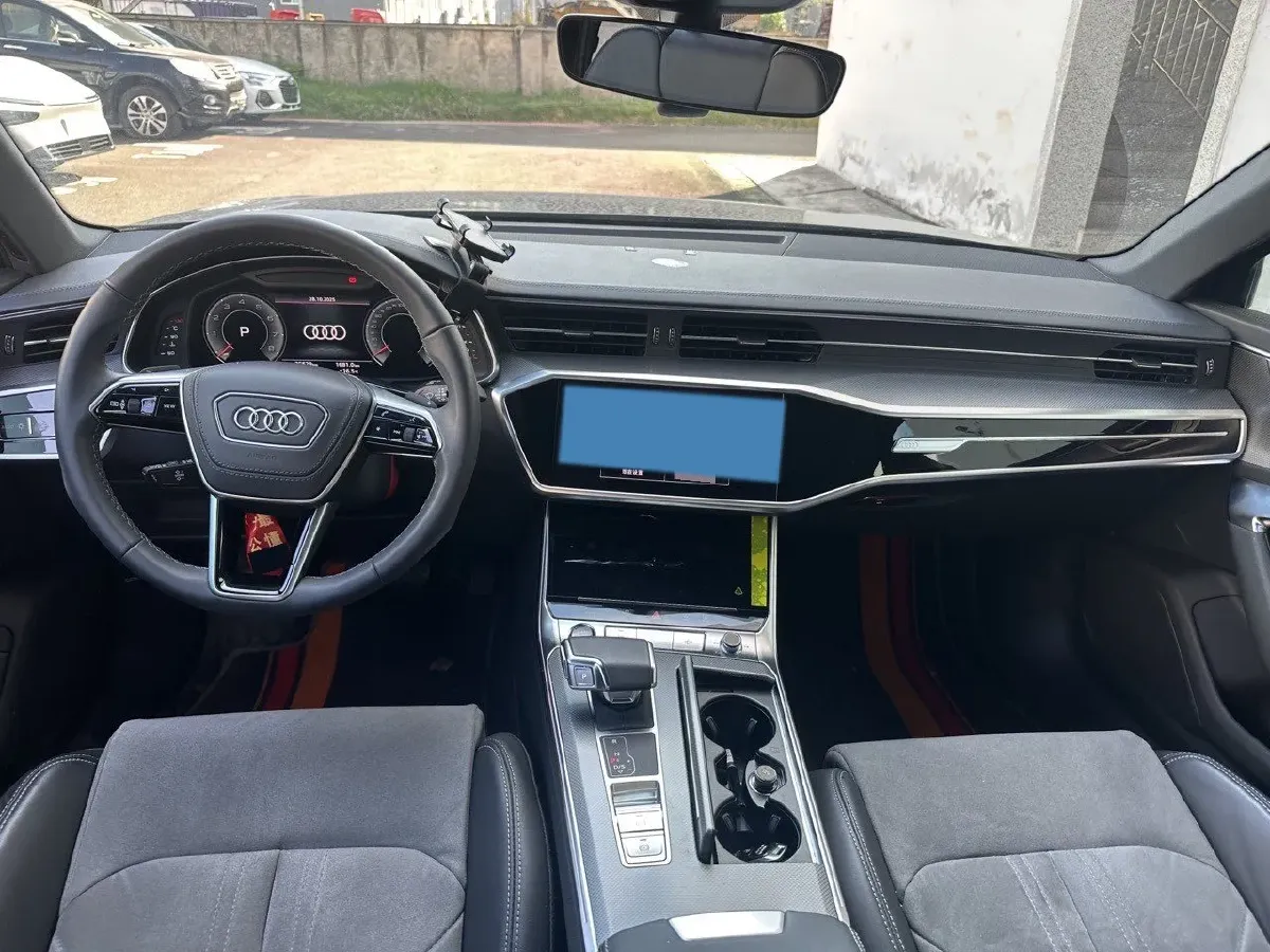 2024 Audi A6L 2.0T 245HP L4 7DCT,autocango,china used car exporter,china ev exporter,chinese used car exporter,chinese used ev exporter