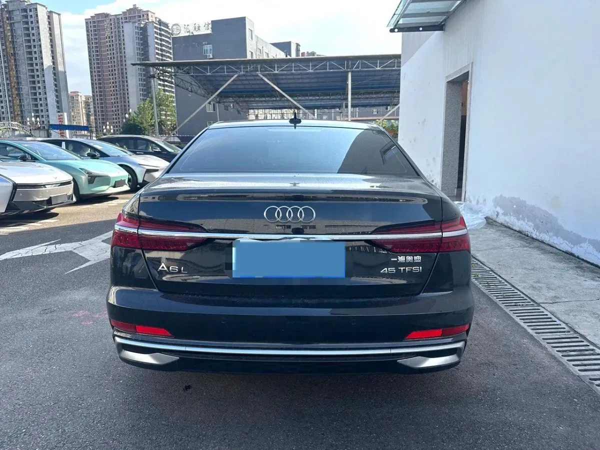 2024 Audi A6L 2.0T 245HP L4 7DCT,autocango,china used car exporter,china ev exporter,chinese used car exporter,chinese used ev exporter