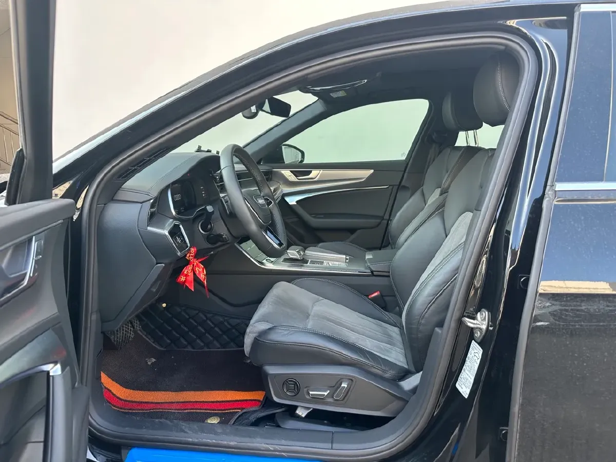 2024 Audi A6L 2.0T 245HP L4 7DCT,autocango,china used car exporter,china ev exporter,chinese used car exporter,chinese used ev exporter