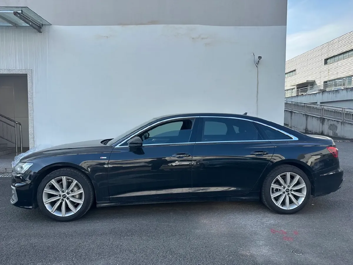 2024 Audi A6L 2.0T 245HP L4 7DCT,autocango,china used car exporter,china ev exporter,chinese used car exporter,chinese used ev exporter
