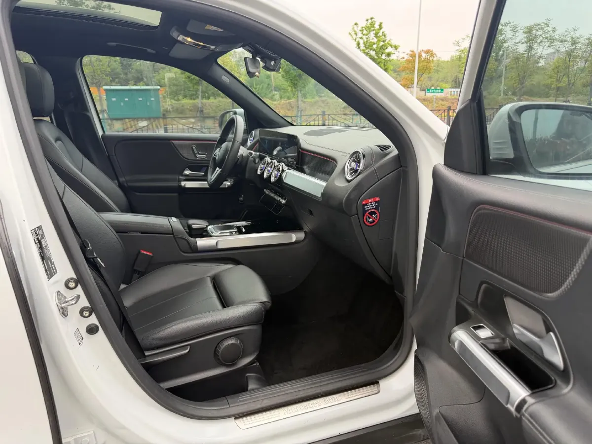 2021 Mercedes-Benz GLB Class 1.3T 163HP L4 7DCT,autocango,china used car exporter,china ev exporter,chinese used car exporter,chinese used ev exporter