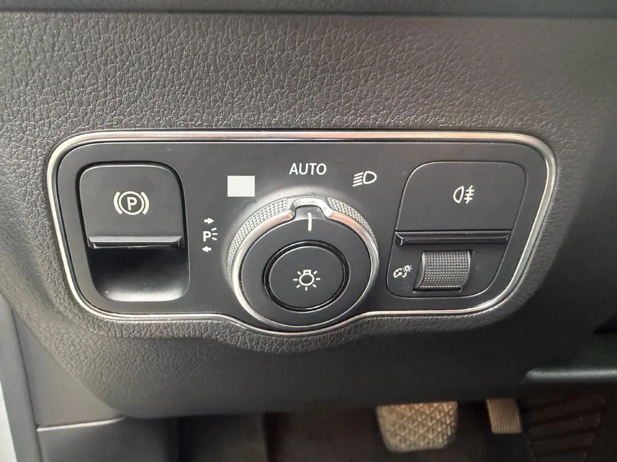 2021 Mercedes-Benz GLB Class 1.3T 163HP L4 7DCT,autocango,china used car exporter,china ev exporter,chinese used car exporter,chinese used ev exporter