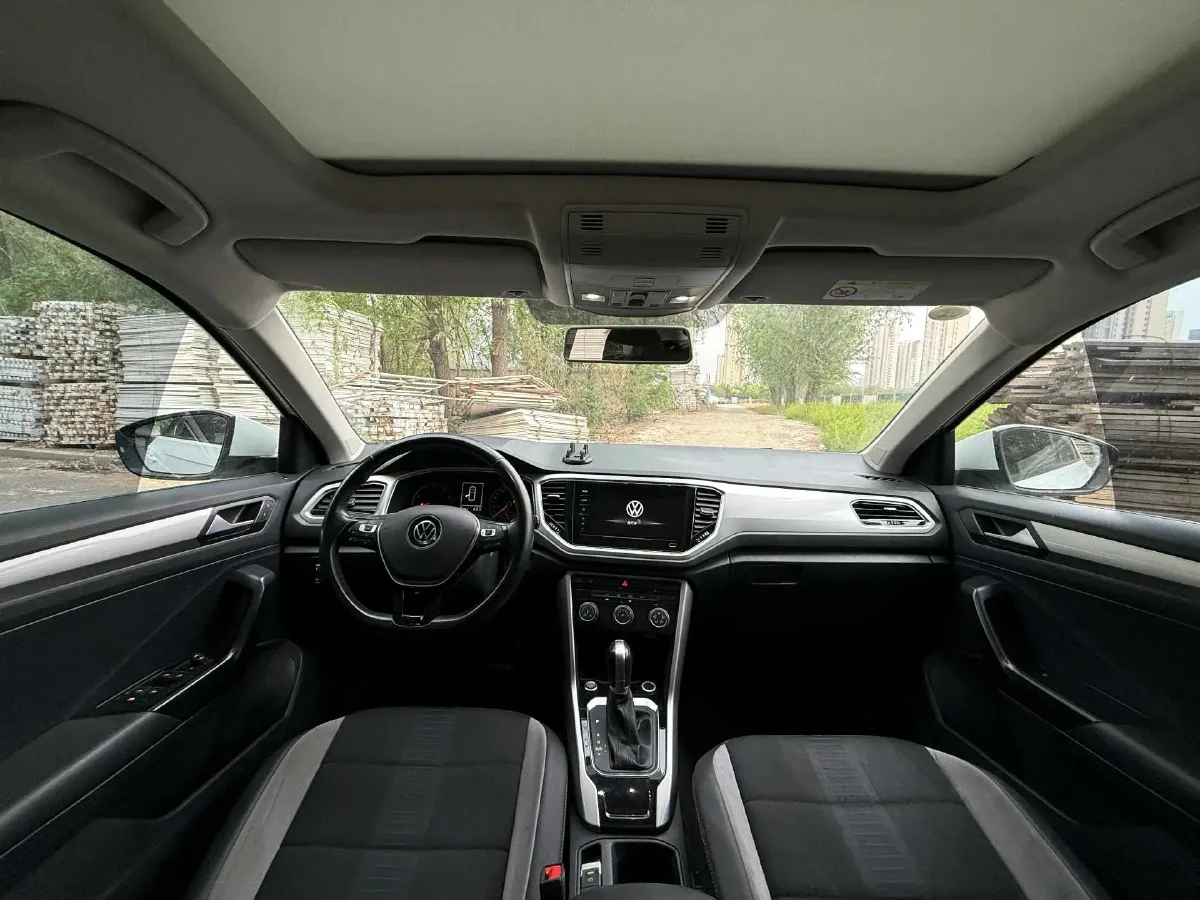 2022 Volkswagen T-Roc 1.4T 150HP L4 7DCT,autocango,china used car exporter,china ev exporter,chinese used car exporter,chinese used ev exporter