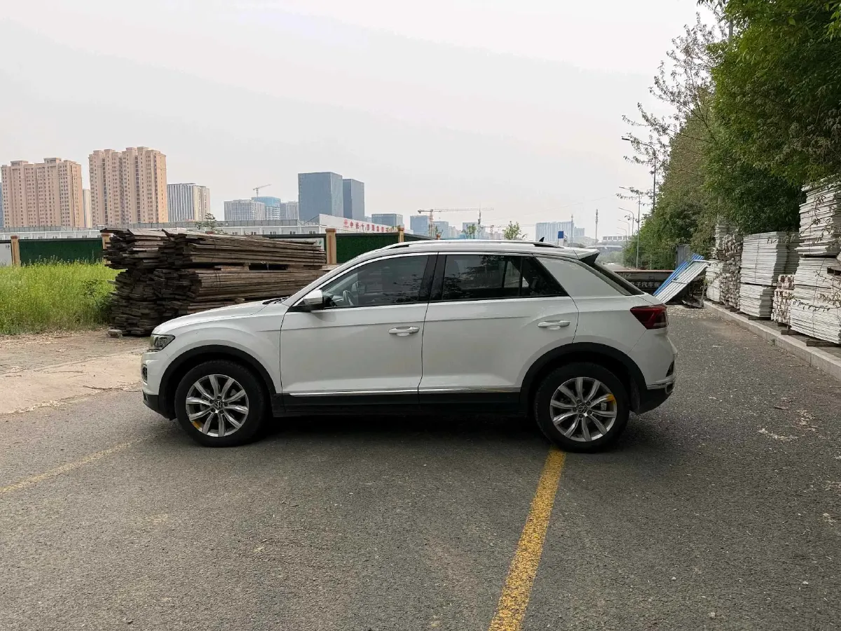 2022 Volkswagen T-Roc 1.4T 150HP L4 7DCT,autocango,china used car exporter,china ev exporter,chinese used car exporter,chinese used ev exporter